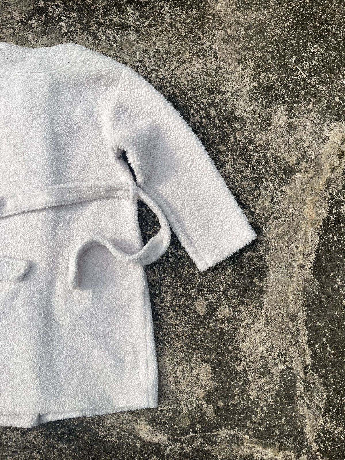 JW Anderson × Uniqlo JW Anderson x Uniqlo White Fleece Belted Coat M Size US M / EU 48-50 / 2 - 14 Thumbnail