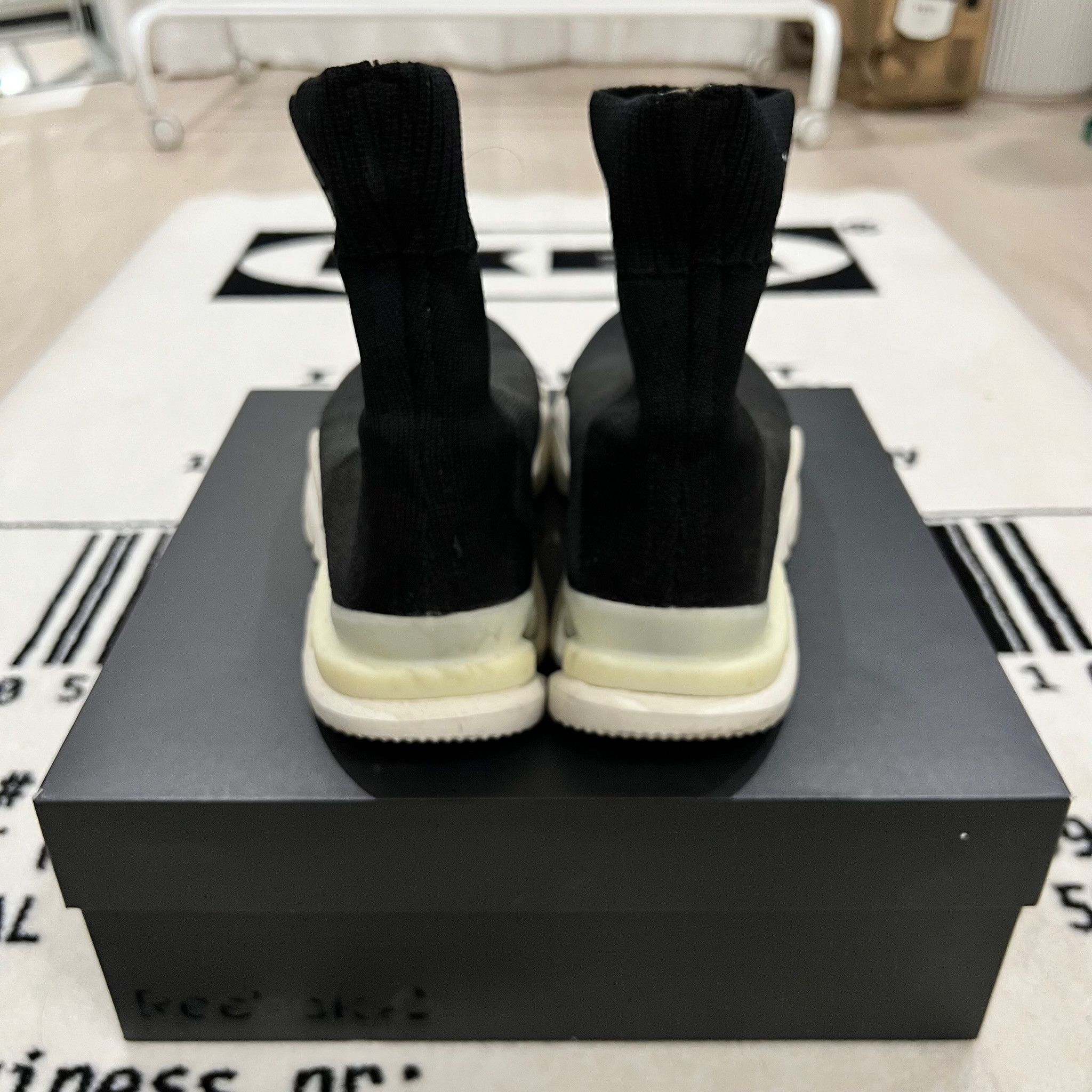 Reebok Limited Ed Reebok Sock Run R "Not For Resale" Print Sneakers Size US 9 / EU 42 - 4 Thumbnail