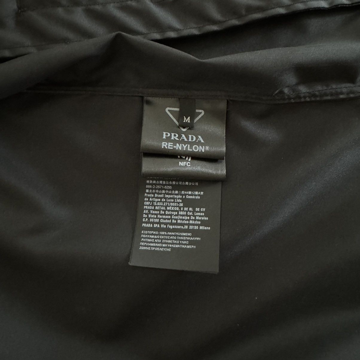 Prada Re-Nylon short-sleeved shirt Size US M / EU 48-50 / 2 - 7 Thumbnail