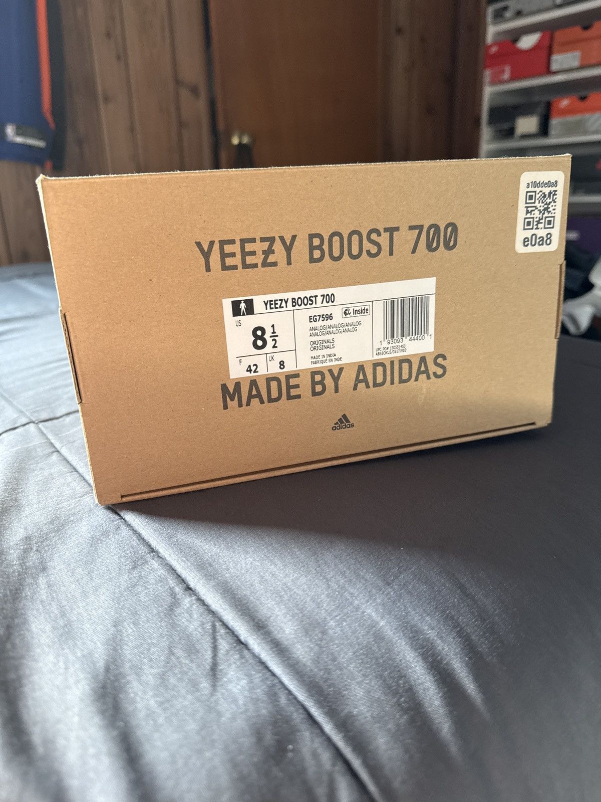 Adidas × Kanye West × Yeezy Adidas Yeezy Boost 700 Analog Size US 8.5 / EU 41-42 - 11 Thumbnail