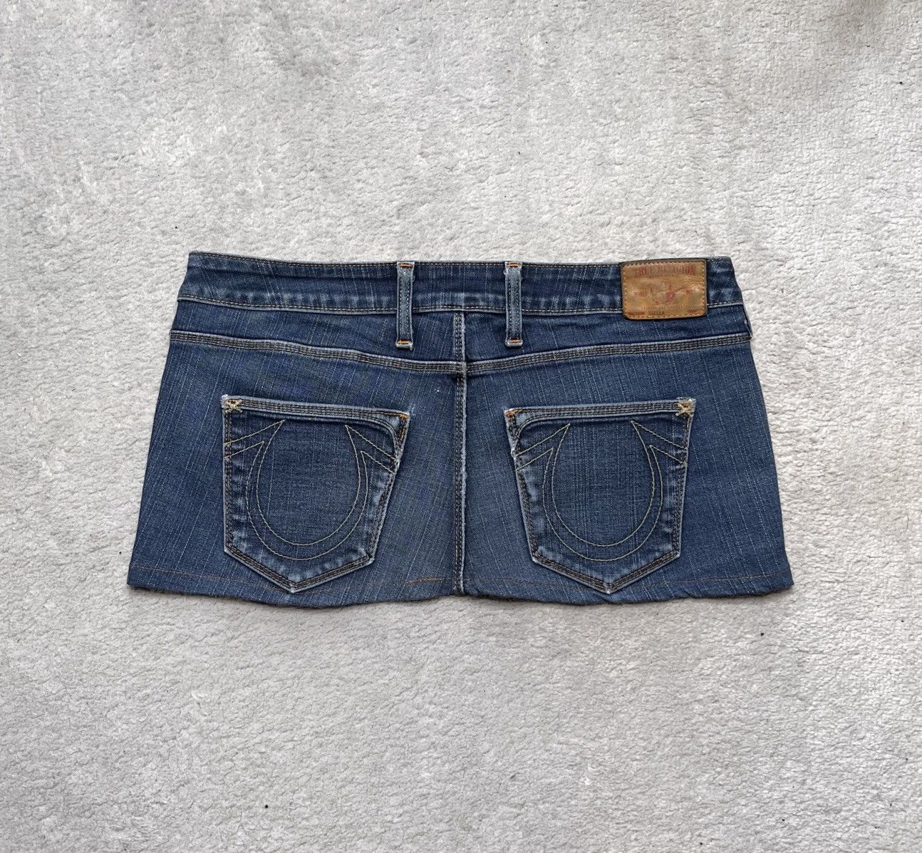 True Religion Vintage Blue Mini Denim Skirt Basic True Religion Low Rise Size 31" - 1 Thumbnail