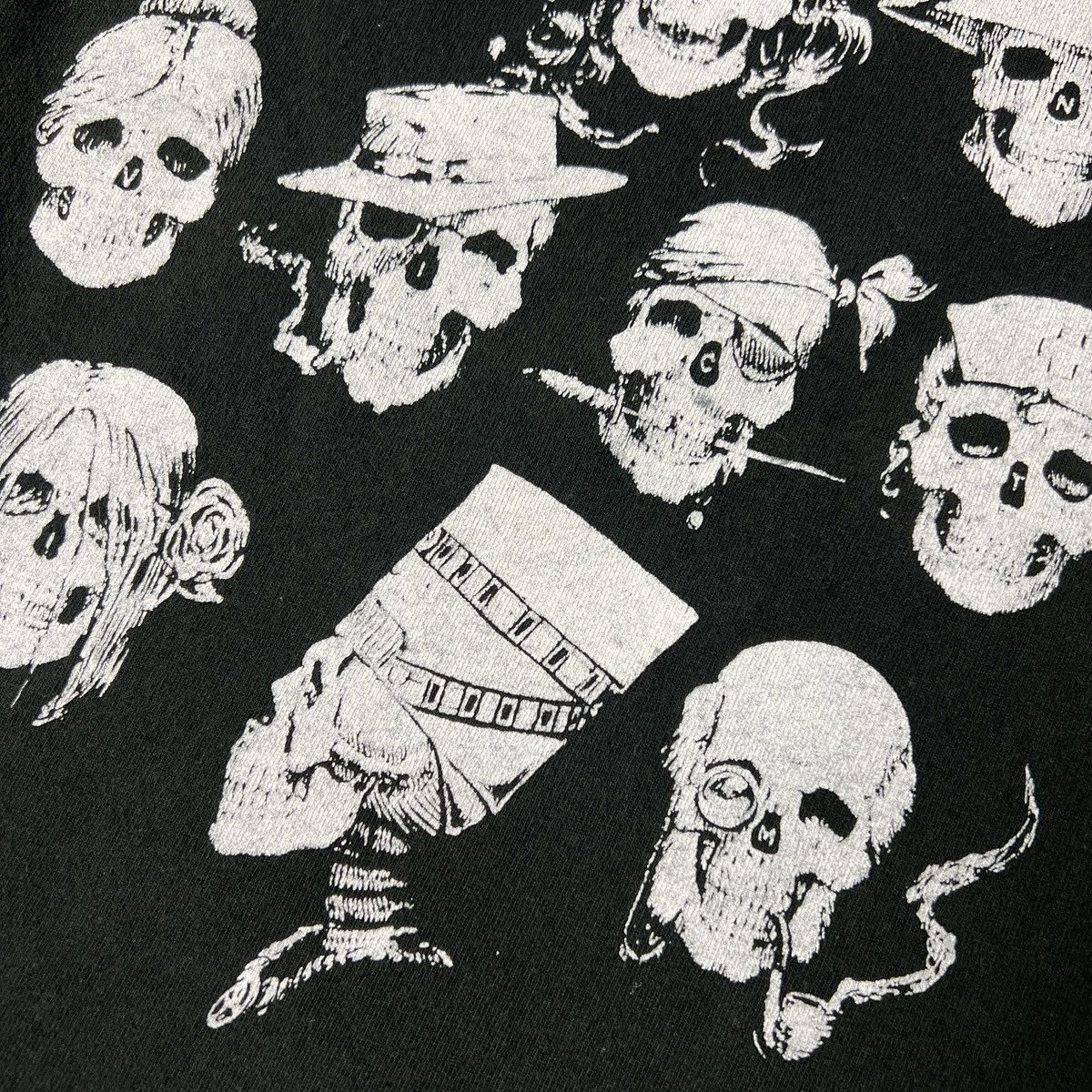 Vintage Vintage Fashion Victim Skulls Faces Single Stitch Tees Size US S / EU 44-46 / 1 - 8 Thumbnail