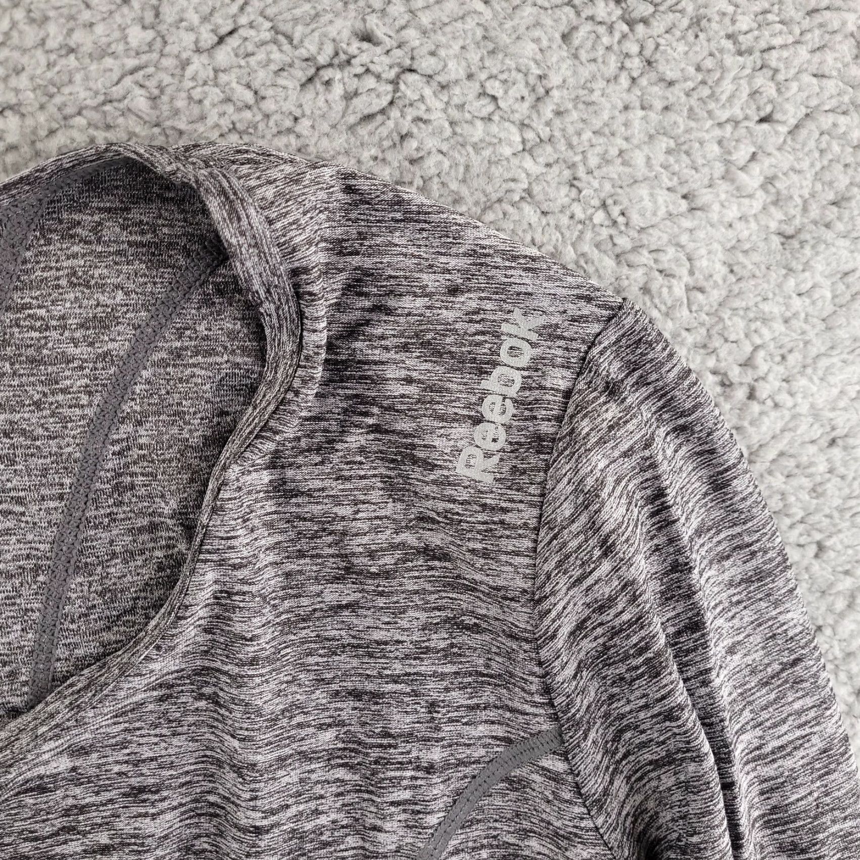 Reebok Reebok Performance Shirt Women's XL gray Running Scoop Neck Athletic Long Sleeve Shirt Size XL / US 12-14 / IT 48-50 - 3 Thumbnail