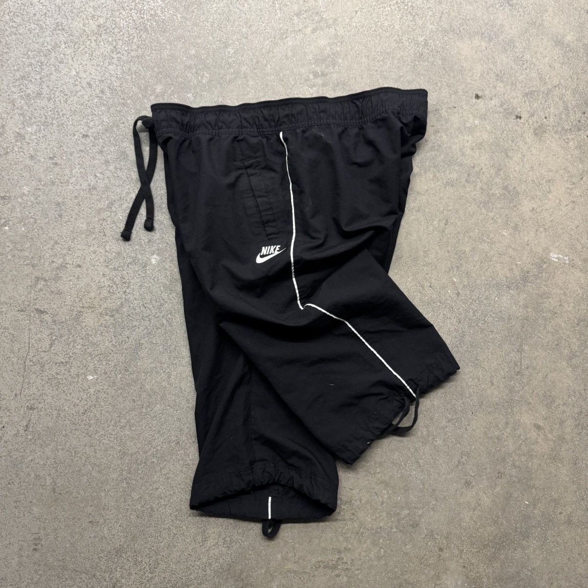 Nike Vintage 90s Y2K Nike Baggy Nylon Shorts Black Size XL 36 Size US 36 / EU 52 - 3 Thumbnail