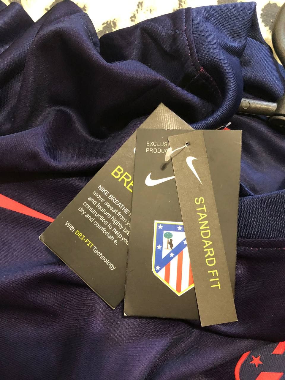 Nike Nike Football Shirt Atletico Madrid Home Soccer jersey Size US L / EU 52-54 / 3 - 14 Thumbnail