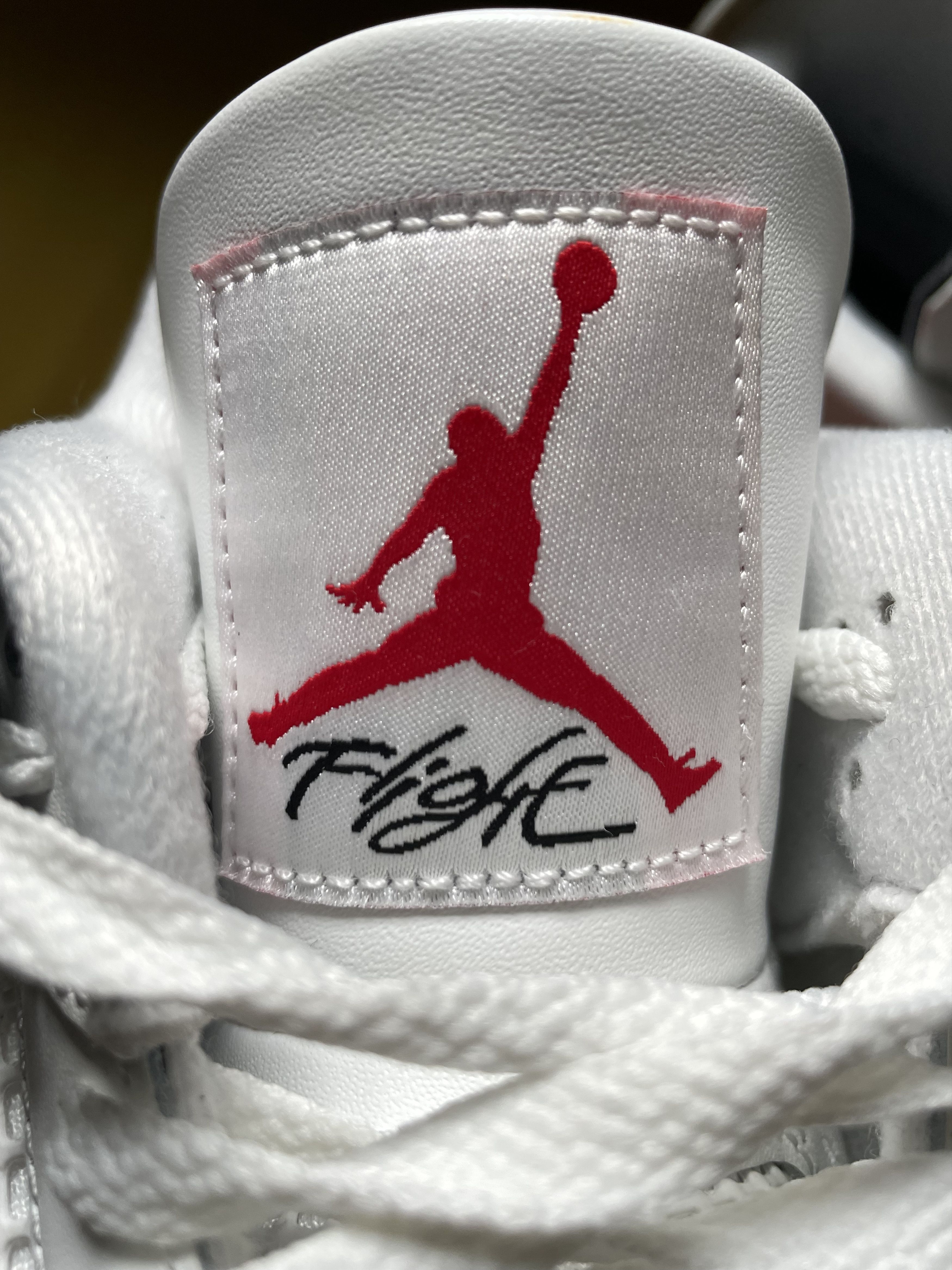 Jordan Brand Nike Air Jordan 4 white cement Size US 10.5 / EU 43-44 - 4 Thumbnail