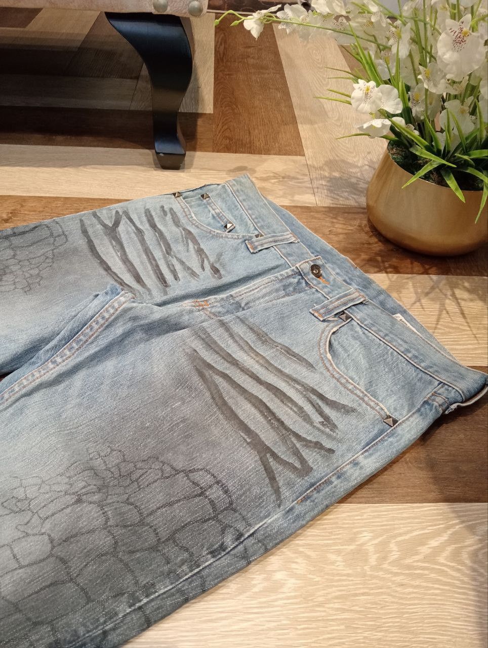semanticdesign SEMANTIC DESIGN JAPAN BLUE WASHED SNAKE FLARED DENIM PANTS Size US 36 / EU 52 - 5 Thumbnail