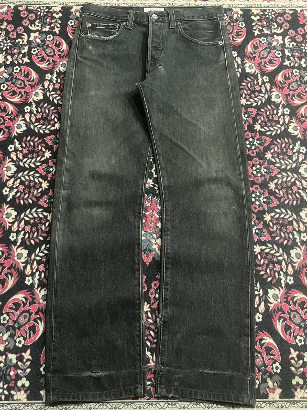 Levi's Vintage Y2K Levi’s 501 Black Faded Washed Frayed Leg Jeans Size US 29 - 1 Thumbnail