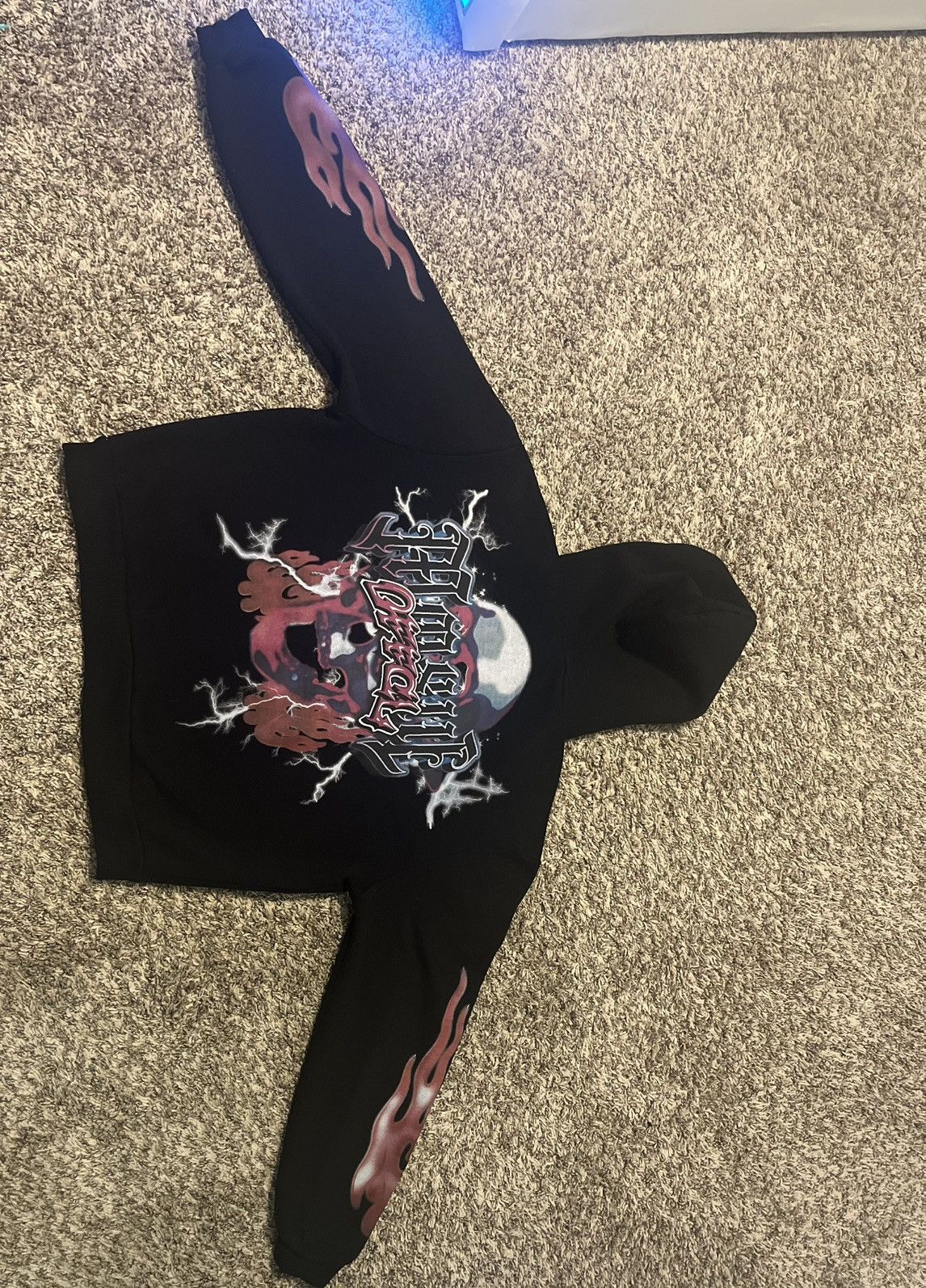 Nike black hoodie with fiery arm Size US S / EU 44-46 / 1 - 3 Thumbnail