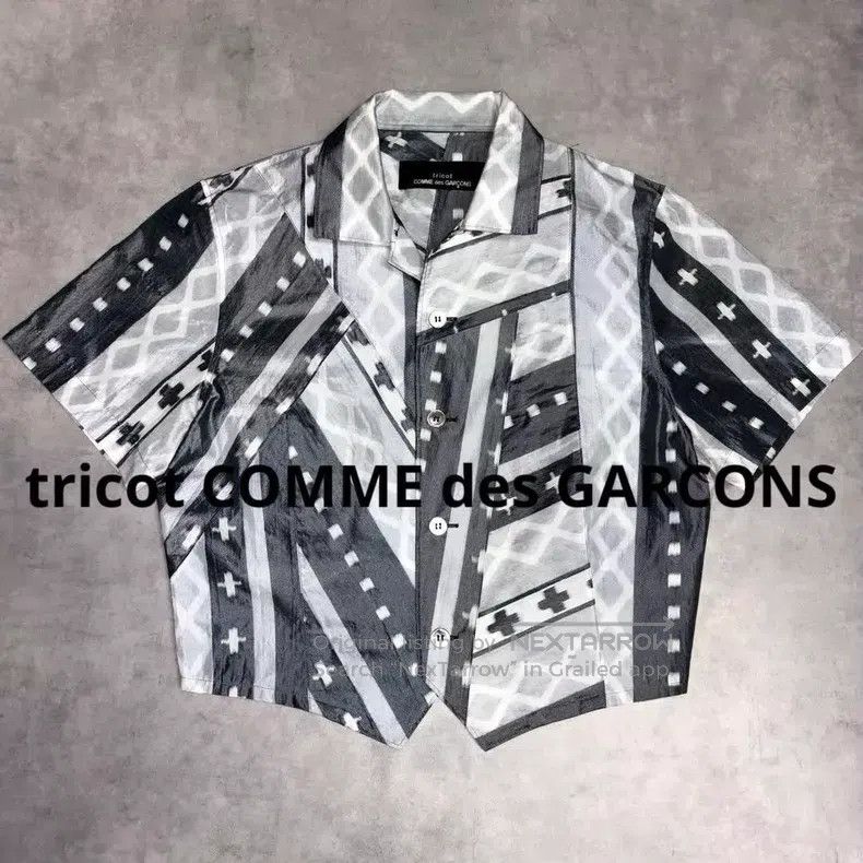 Comme des Garcons Comme Des Garcons Geometric print irregular short-sleeved Size S / US 4 / IT 40 - 1 Thumbnail