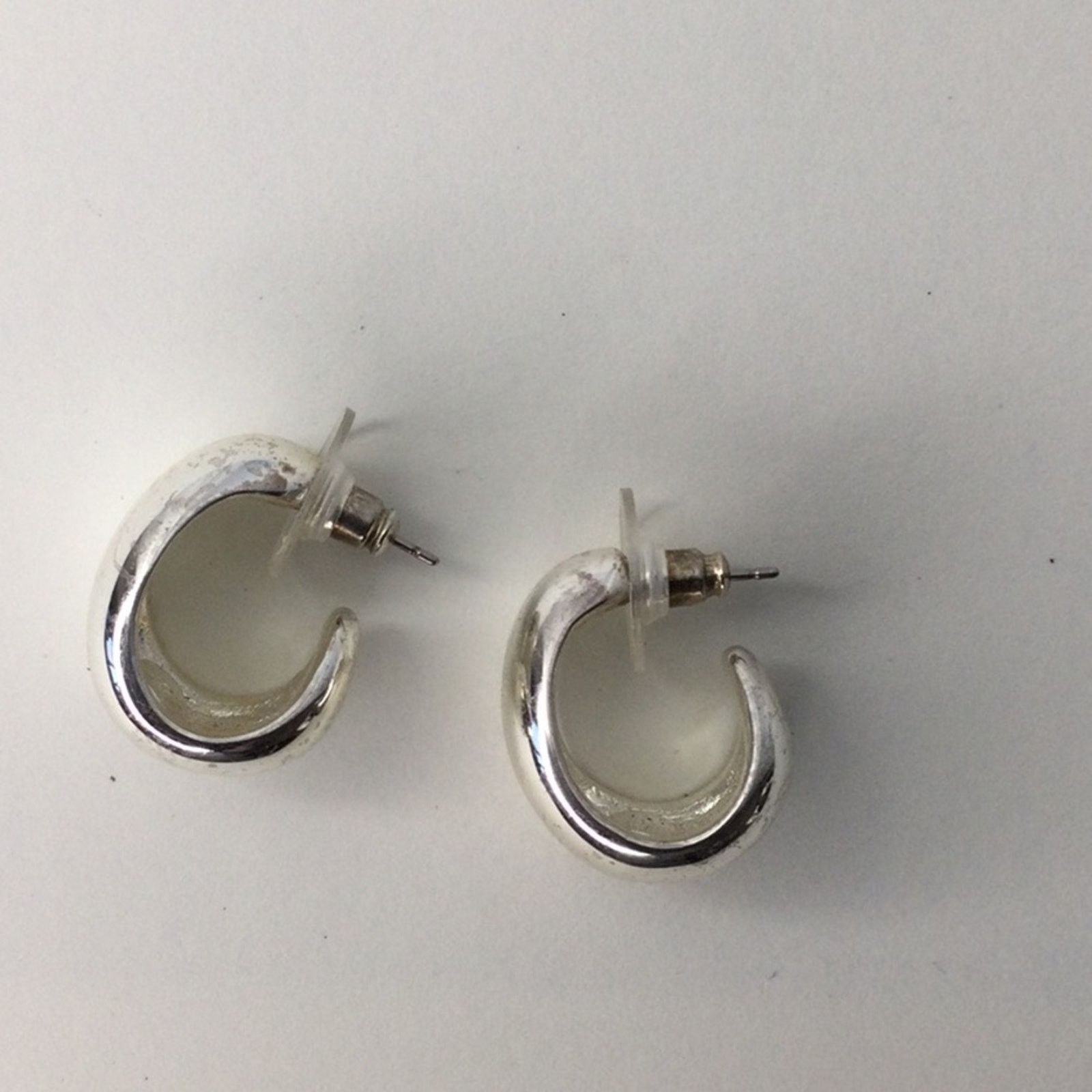 Chicos Chico's Shiny Silver Huggie Hoop Prong Back Earrrings Size ONE SIZE - 15 Thumbnail