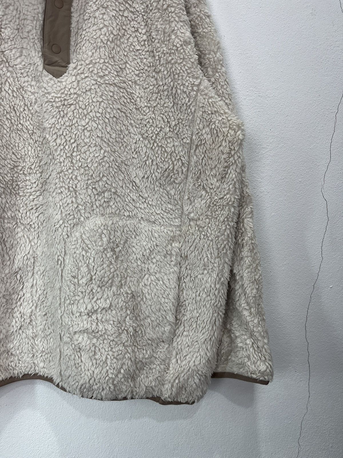 Uniqlo × White Mountaineering WHITE MOUNTAINEERING x UNIQLO Sherpa Fleece Beige Sweatshirt Size US XL / EU 56 / 4 - 5 Thumbnail