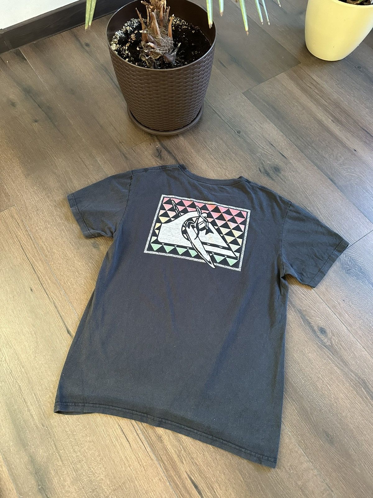 Quiksilver Vintage Quiksilver T-shirt Big Back Print Size US L / EU 52-54 / 3 - 1 Thumbnail