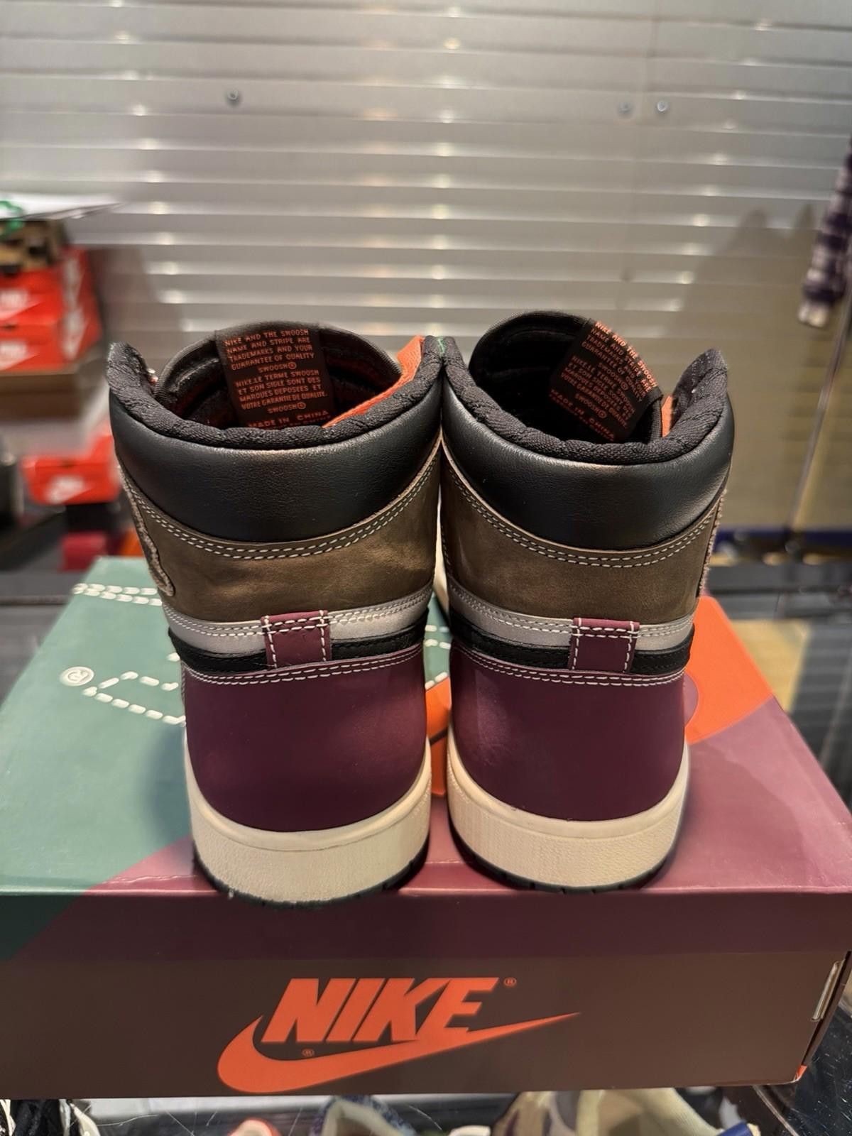 Jordan Brand Nike Air Jordan 1 Retro High OG Hand Crafted Shoes (8.5) Size US 8.5 / EU 41-42 - 10 Thumbnail