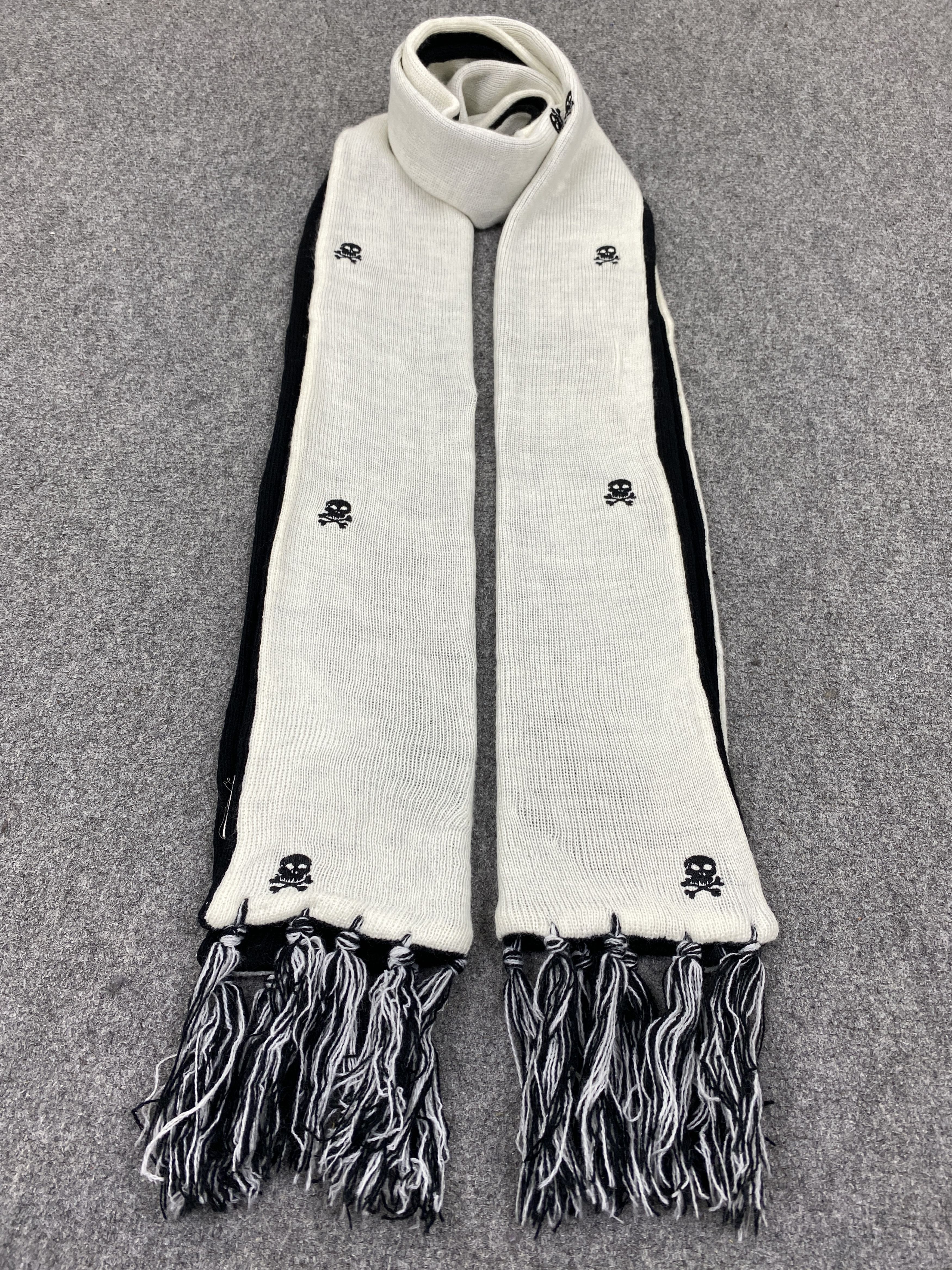 Japanese Brand Vintage Skull Design Scarf / Muffler / Wool Scarf - SC0077 Size ONE SIZE - 1 Thumbnail