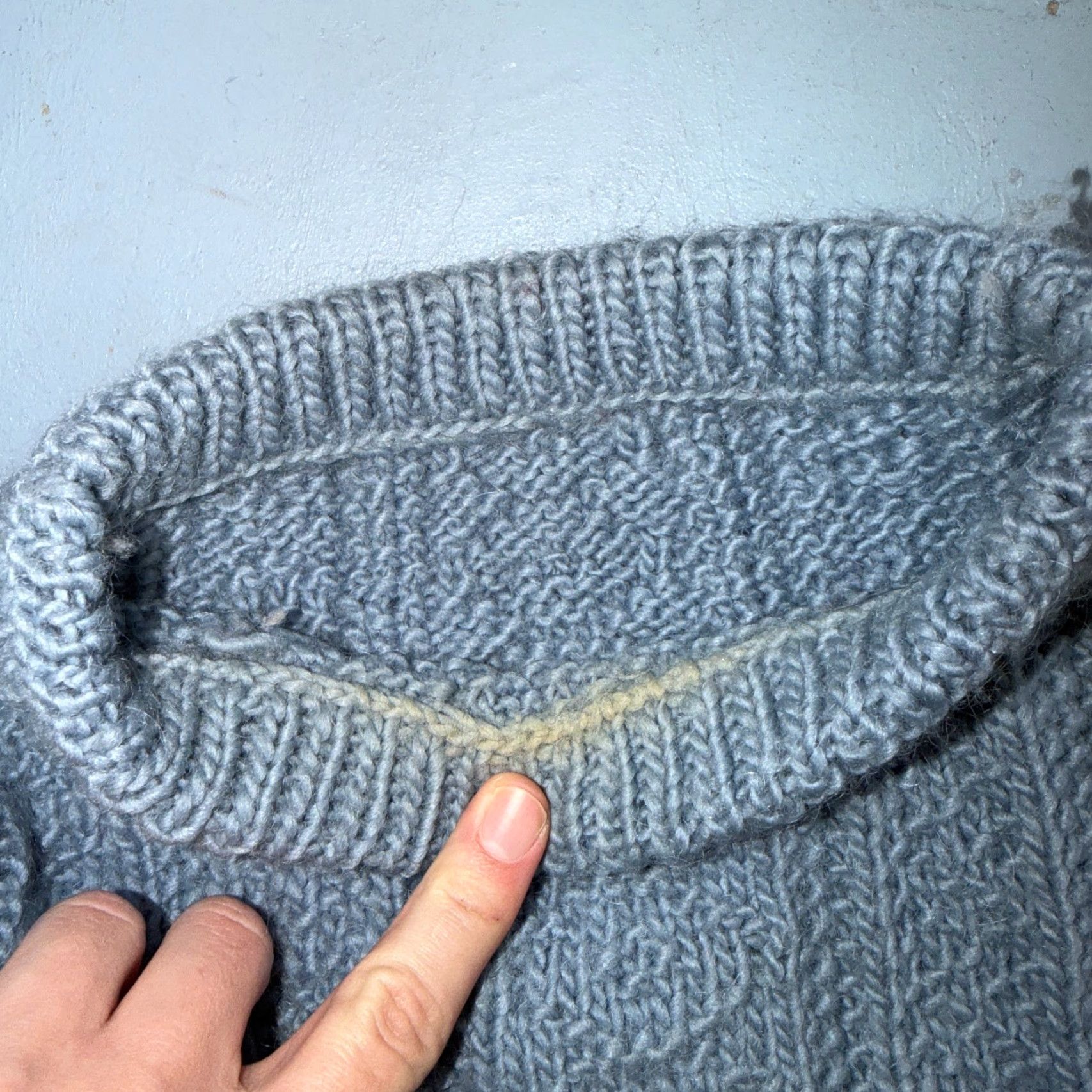 Vintage VTG Blue Knitted Isle Sweater Pullover Handmade Knit 60s 70s Grandma core Chic Size M / US 6-8 / IT 42-44 - 7 Thumbnail