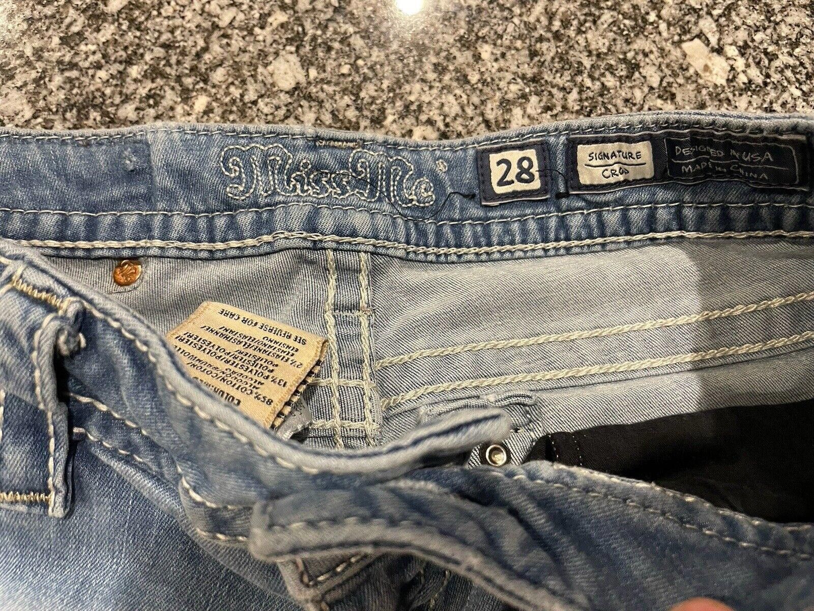 Designer Miss Me Signature Crop Sz 28 Jeans Pants (A4) Size 28" / US 6 / IT 42 - 3 Thumbnail