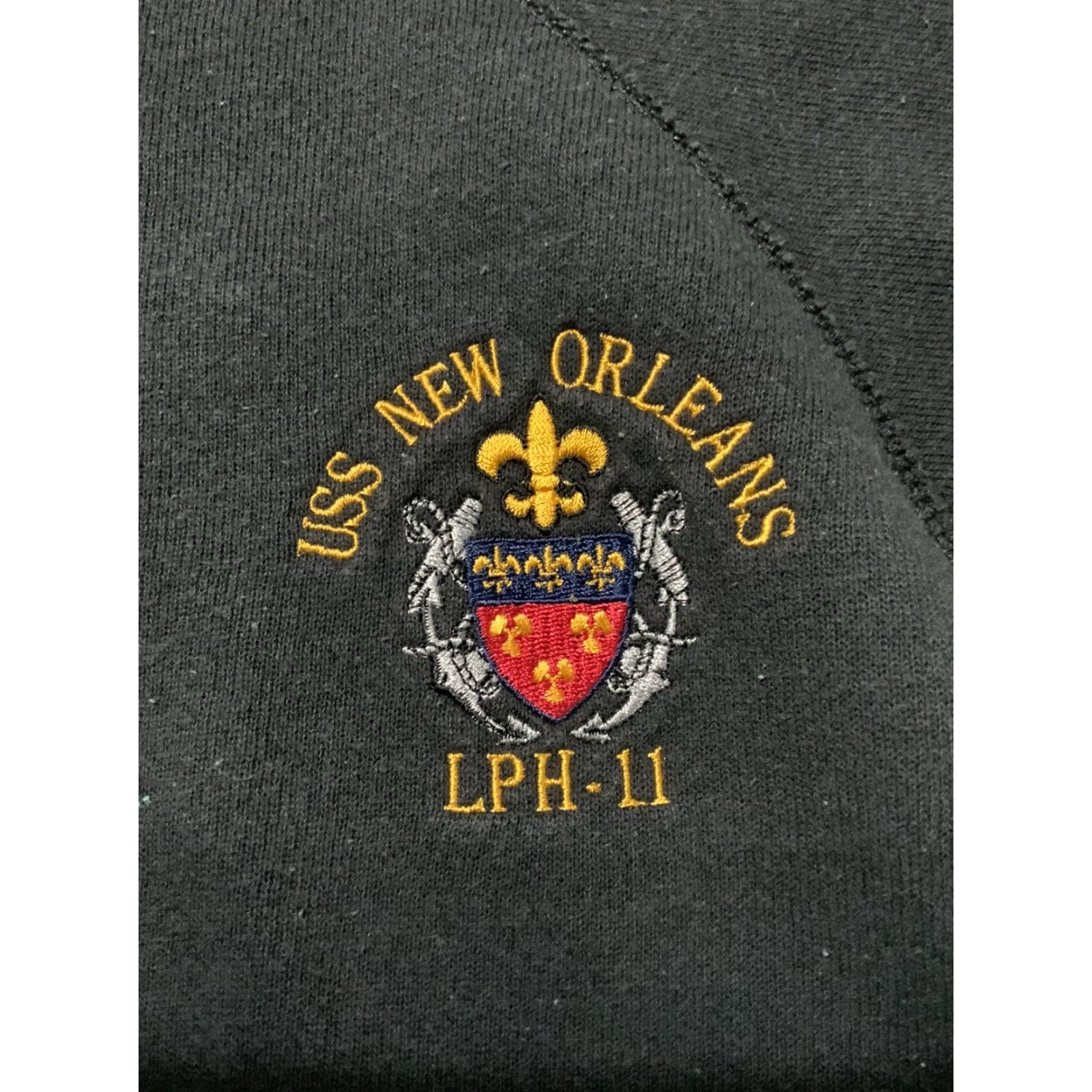 Hanes VINTAGE USS New Orleans LPH-11 USN Iwo Jiwa Fluer De Lis Crewneck Sweatshirt Mens L Black Pullover Sweatshirt Size US L / EU 52-54 / 3 - 2 Thumbnail