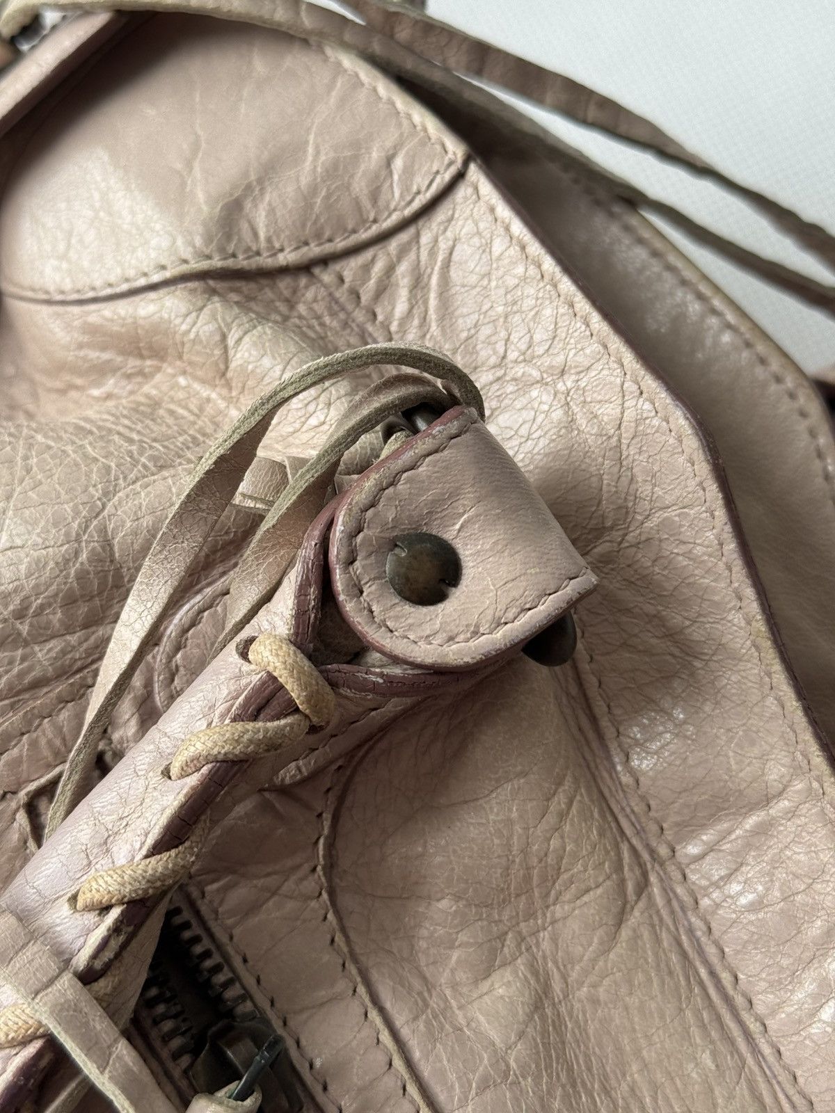 Balenciaga Vintage Balenciaga 00s City Bag Distressed Leather Handbag Size ONE SIZE - 20 Thumbnail