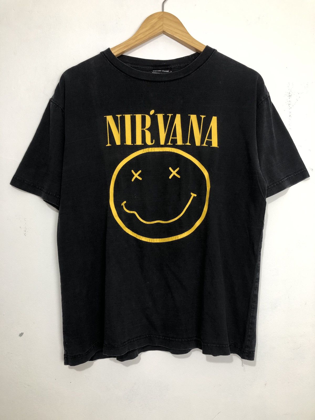 Band Tees Vintage Nirvana Nevermind T-Shirt Size US L / EU 52-54 / 3 - 1 Thumbnail