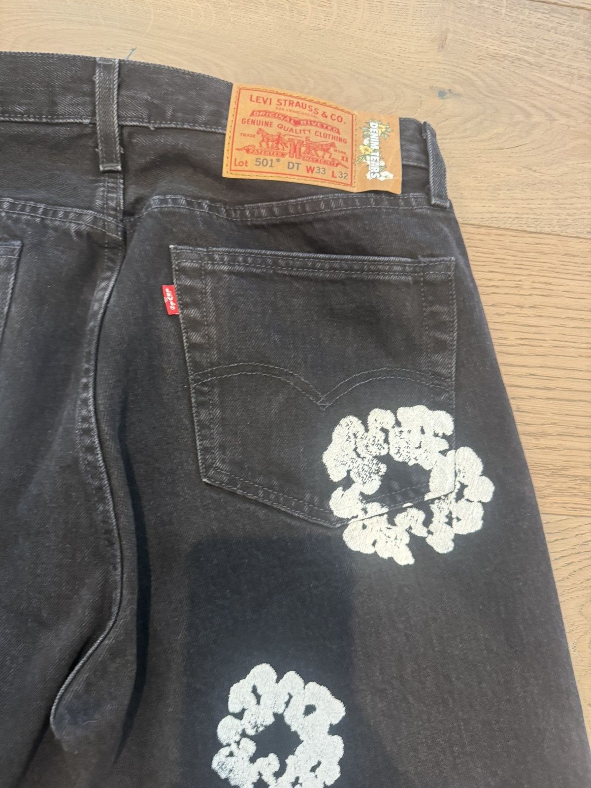 DENIM TEARS × Levi's Denim Tears Cotton Wreath Levi’s 501 – Black (W32) Size US 32 / EU 48 - 9 Thumbnail