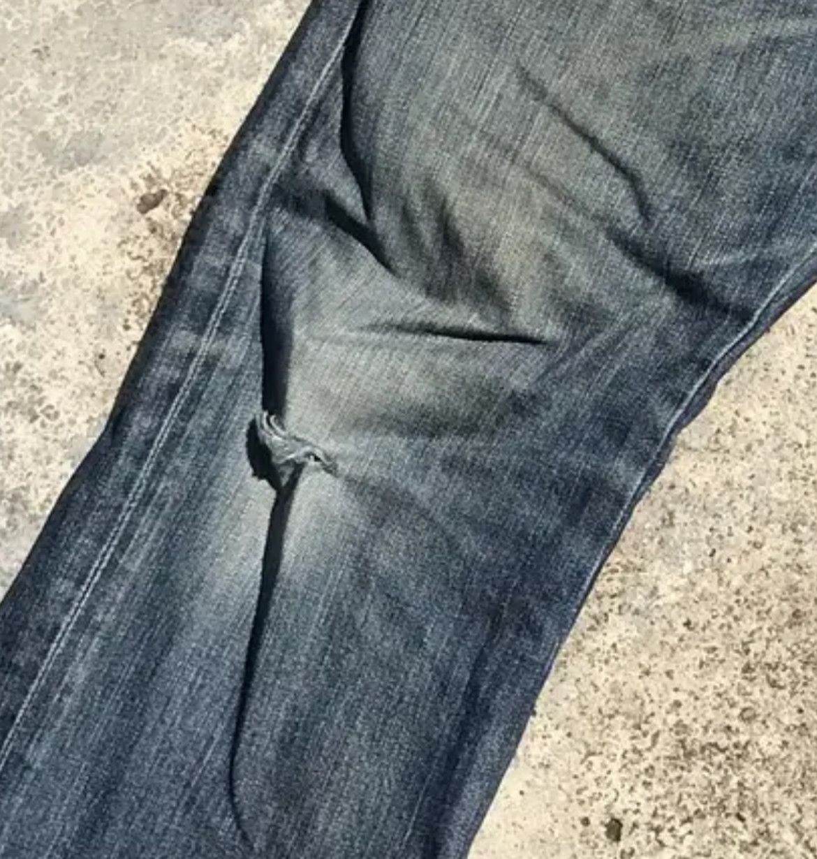 Uniqlo UNIQLO UJ indigo Distressed Denim Size US 32 / EU 48 - 17 Thumbnail
