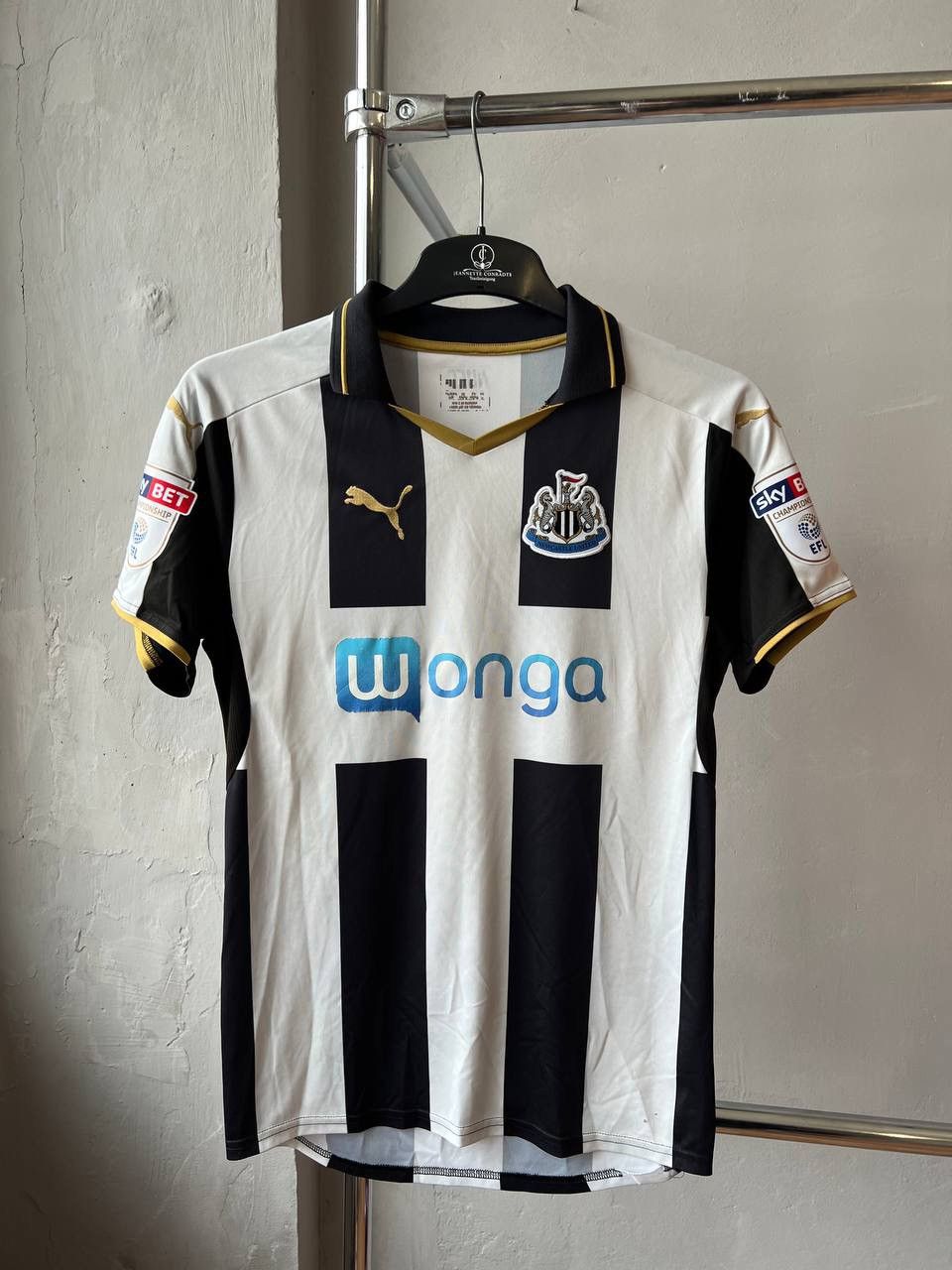 Puma 2016/17 NEWCASTLE UNITED HOME SOCCER JERSEY FOOTBALL SHIRT L Size US S / EU 44-46 / 1 - 2 Thumbnail