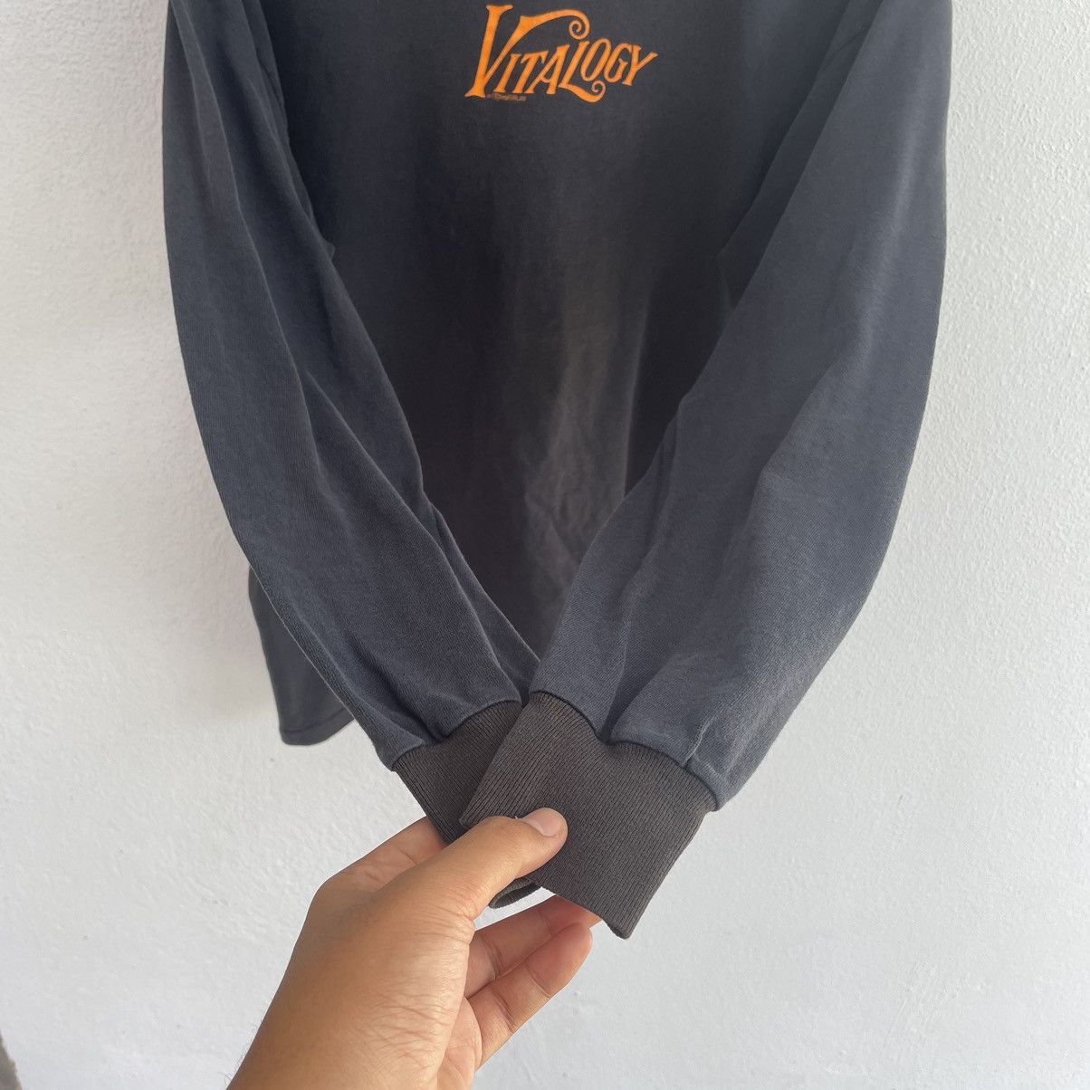 Band Tees × Vintage Vintage 90s Pearl jam Vitalogy album longsleeve shirt Size US L / EU 52-54 / 3 - 4 Thumbnail