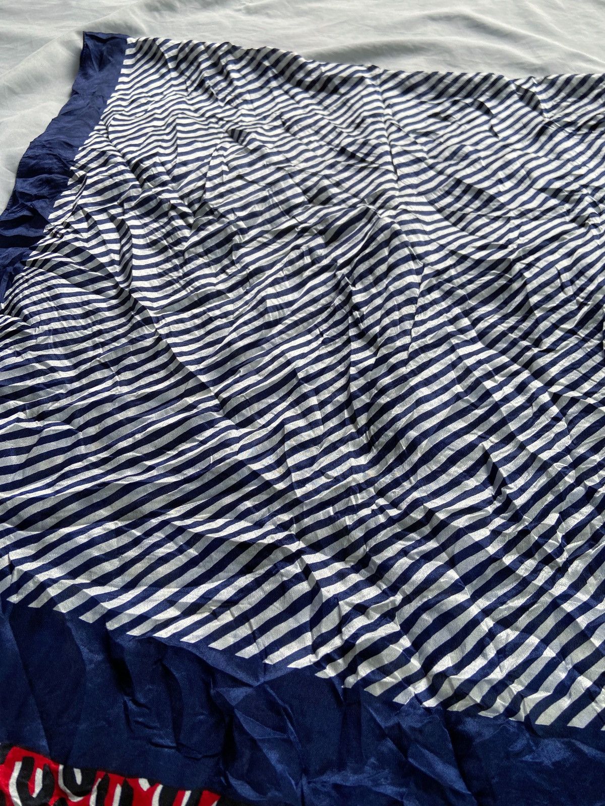 Louis Vuitton LOUIS VUITTON PATTERN SILK SCARF Size ONE SIZE - 14 Thumbnail