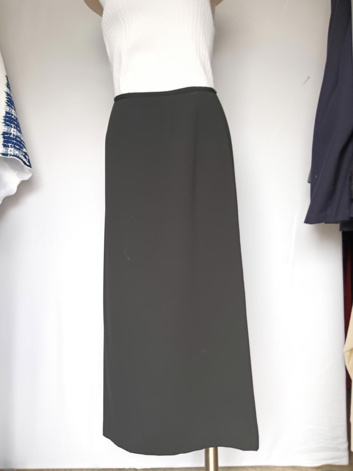 Designer Josephine Chaus Black Midi Skirt - Elegant and Versatile Size 32" / US 10 / IT 46 - 3 Thumbnail