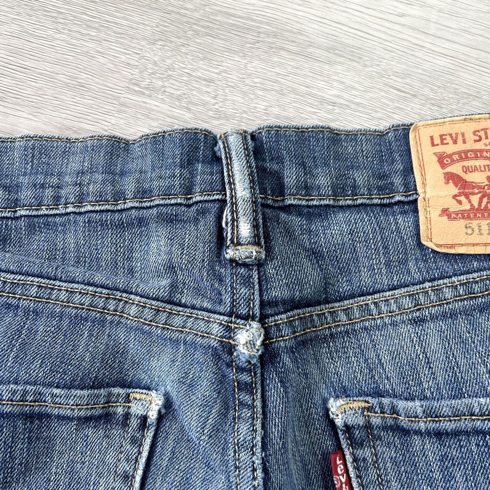 Levi's Levi's 511 Jeans Mens 31x32 Blue Medium Wash Slim Denim Stretch Straight Regular 5-Pocket Zip Size US 31 - 4 Thumbnail