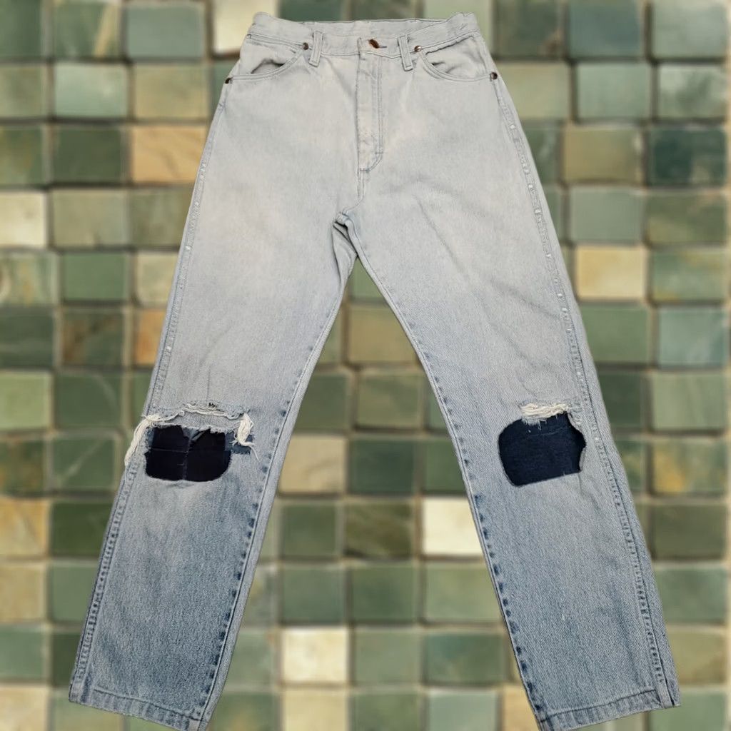 Wrangler VTG Wrangler Jeans Womens 28x29 Distressed Blue Western USA 5-Pocket Denim Straight Beltless Zip Closure Mens? No Women? Size 28" / US 6 / IT 42 - 1 Thumbnail