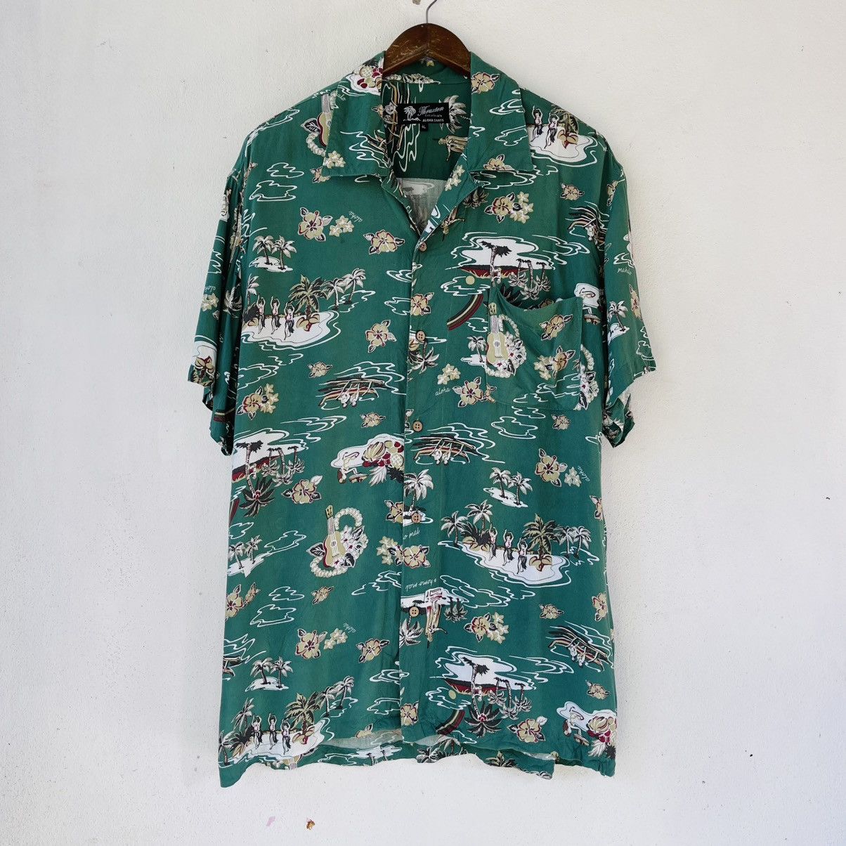 Vintage Vintage Aloha Rayon Shirt Camp Collar Green Island Print Size US XL / EU 56 / 4 - 1 Thumbnail