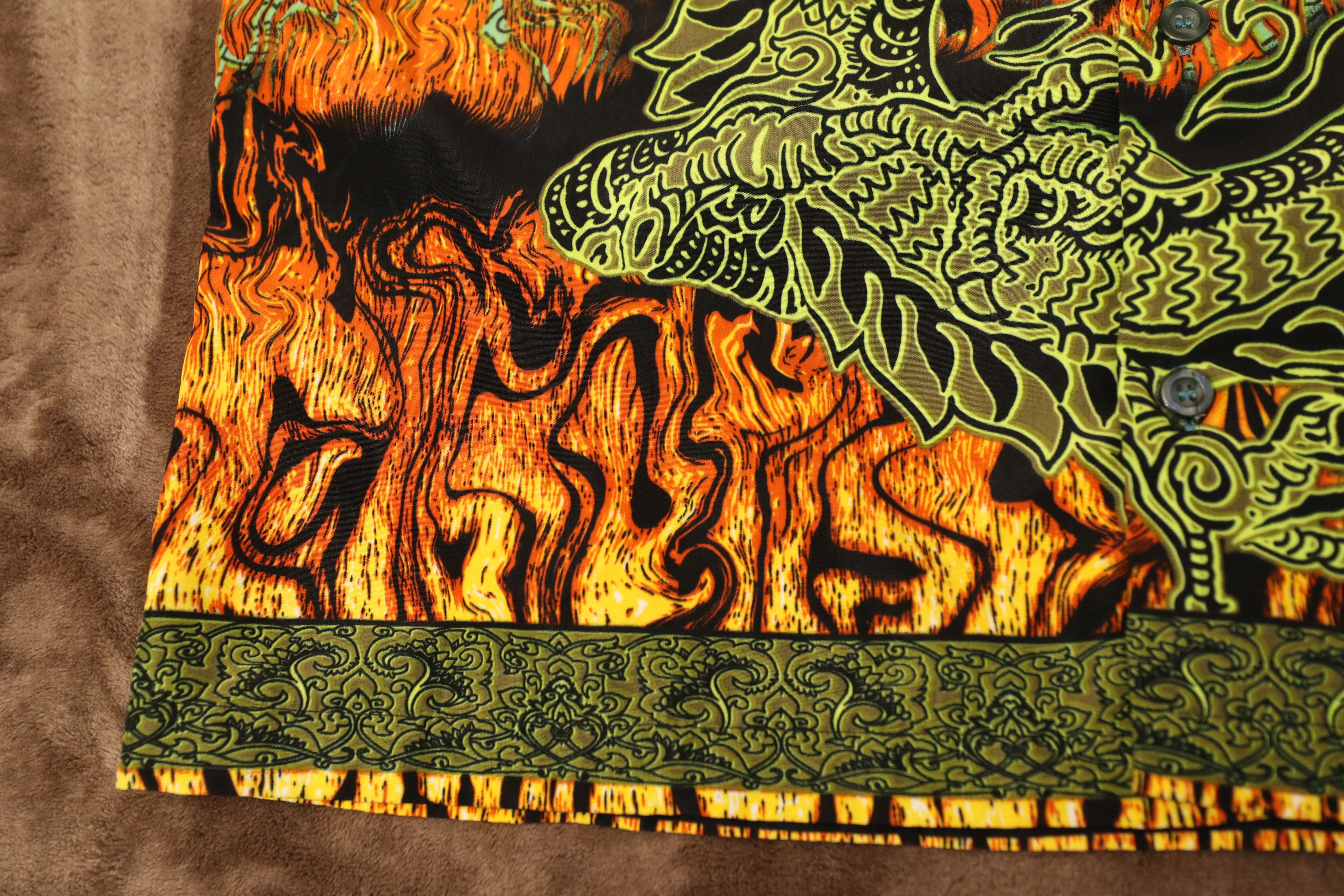 Vintage Vintage No Boundaries Y2K Dragon Short Sleeve Button Up (L) Size US L / EU 52-54 / 3 - 5 Thumbnail