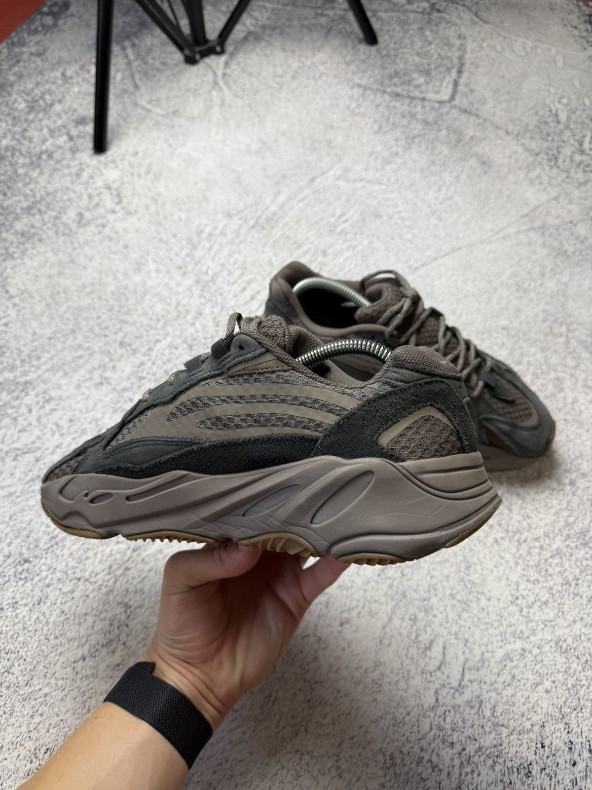 Adidas × Kanye West Adidas Yeezy Boost 700 v2 size 9 Size US 9 / EU 42 - 15 Thumbnail