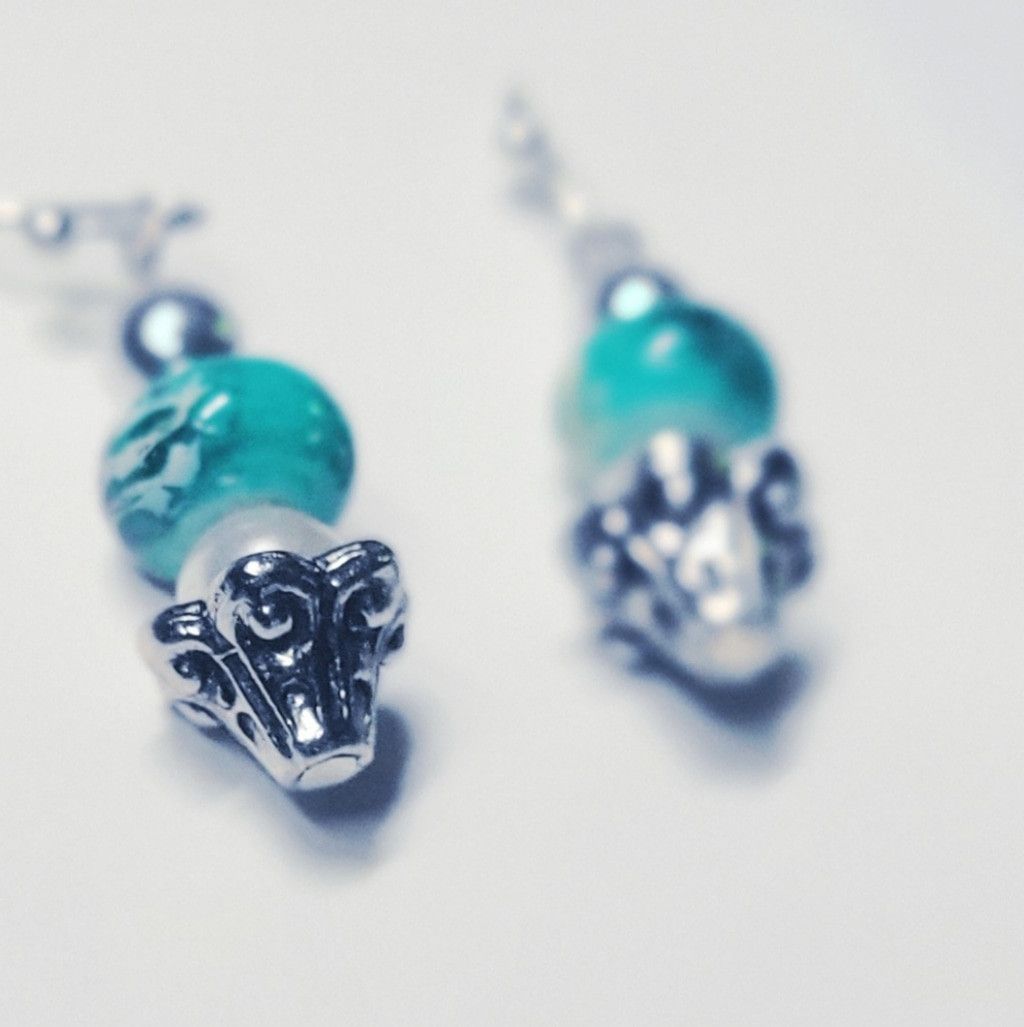 Handmade Green Glass Bead Tulip Dangle Earrings Size ONE SIZE - 4 Thumbnail