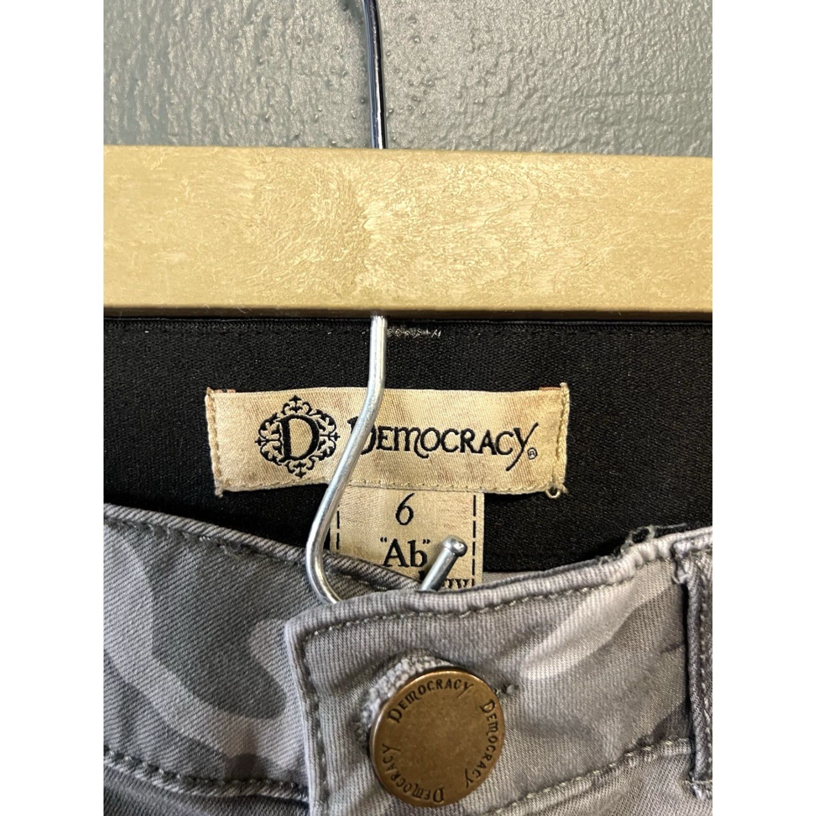 Vintage Democracy Pants Womens Gray Camo Ankle Tapered Size 6 Size 28" / US 6 / IT 42 - 3 Thumbnail