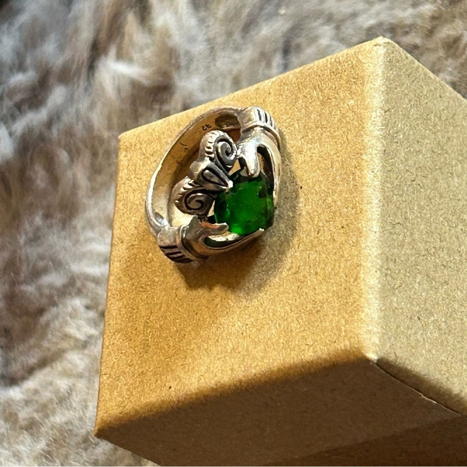 Vintage Vintage Irish green grossular garnet sterling claddagh ring Size ONE SIZE - 4 Thumbnail