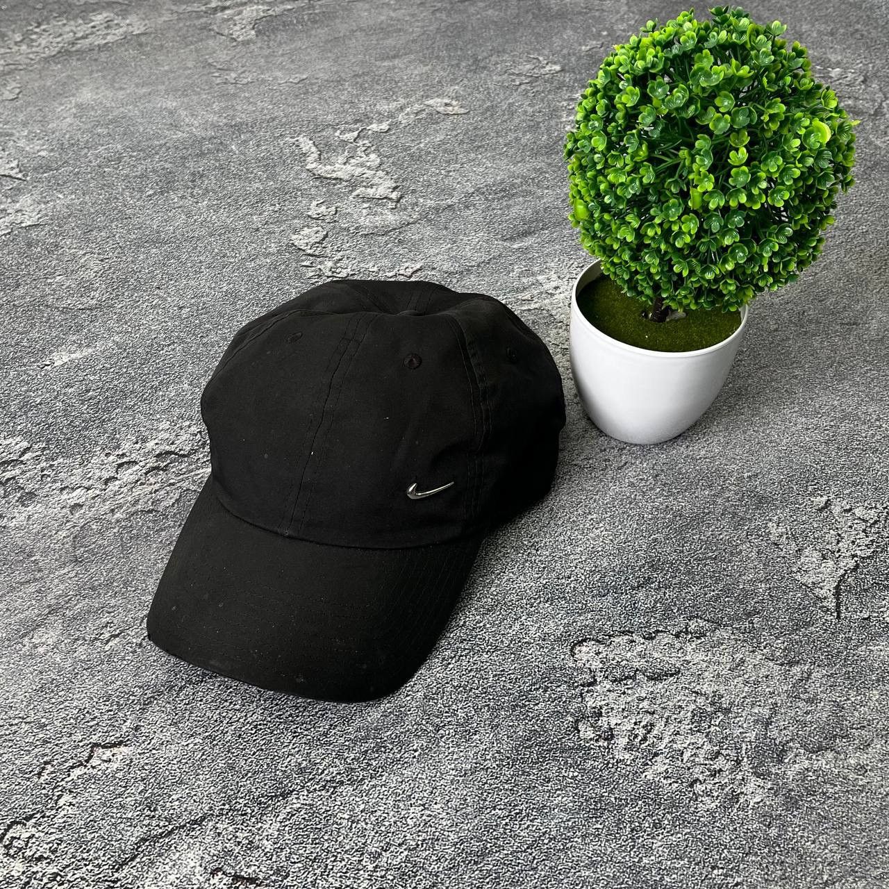 Nike Vintage Nike 90s Black Cap Metal Swoosh Y2k OneSize Size ONE SIZE - 1 Thumbnail