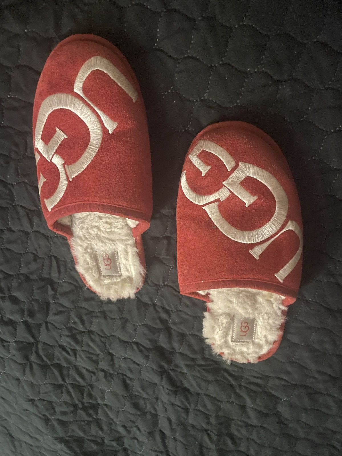Ugg red and white ugg slippers Size US 10 / EU 43 - 2 Thumbnail