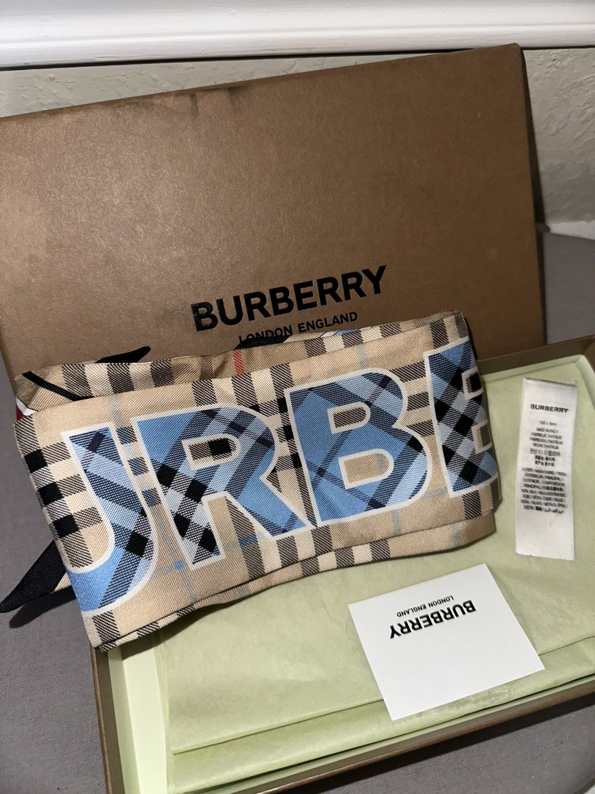 Burberry Burberry Scarf Size ONE SIZE - 1 Thumbnail