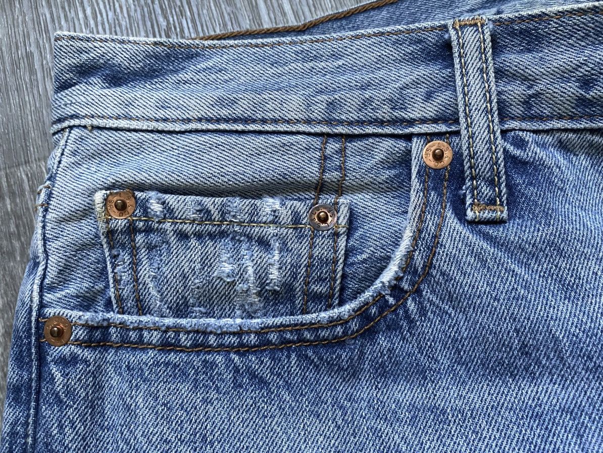 Levi's Vintage Clothing Levi’s Customized Tapered 501 CT Torn Distressed Jeans Denim Size 26" / US 2 / IT 38 - 9 Thumbnail