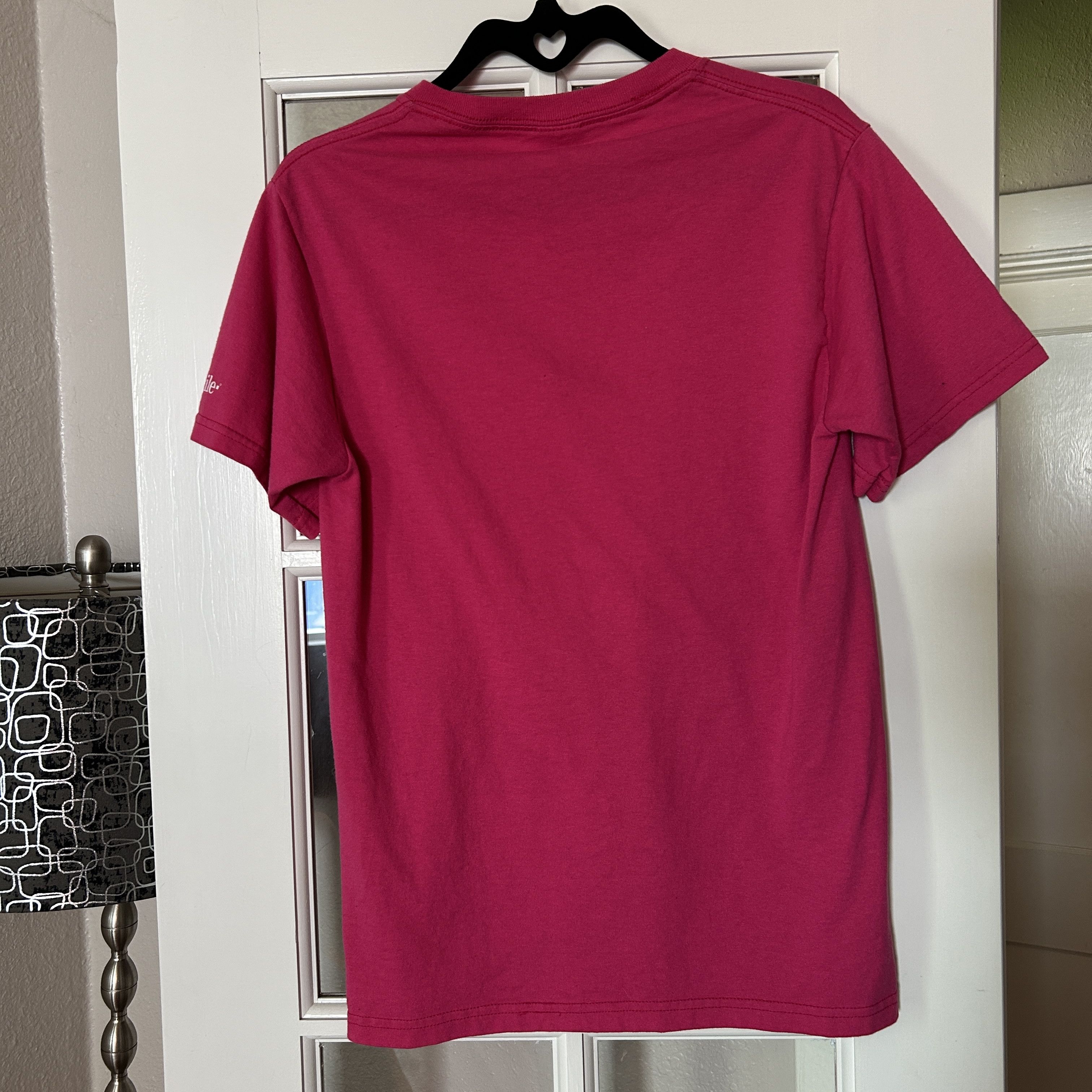 Apple Rare Iphone Launch Apple It's Here T-Mobile Promo Tshirt Size US S / EU 44-46 / 1 - 3 Thumbnail