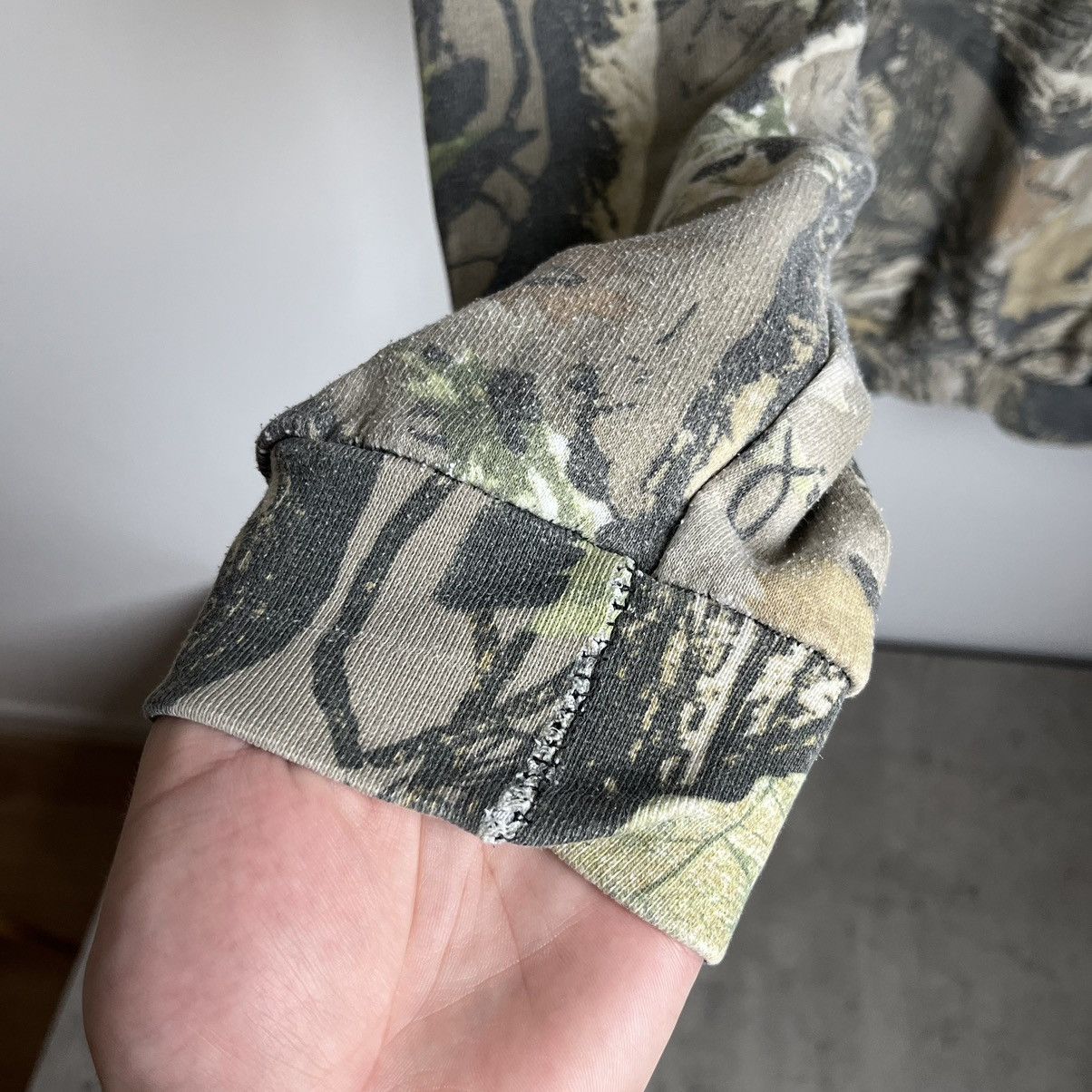 Carhartt Distressed Khaki Camo Hoodie Size US L / EU 52-54 / 3 - 4 Thumbnail