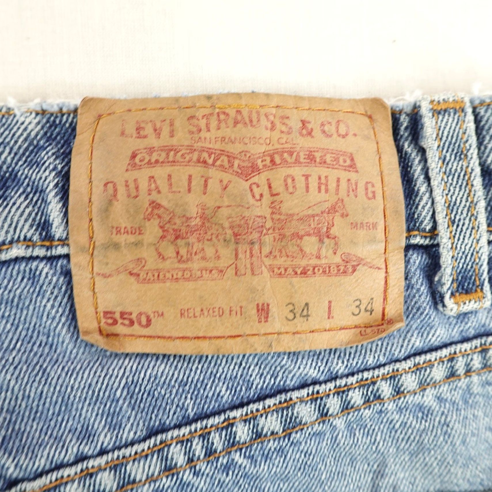 Levi's VINTAGE Levi's Jeans Mens 34 Waist 34 Inseam Blue Denim 550 Relaxed Fit Baggy 90s Pants Size US 34 / EU 50 - 7 Thumbnail