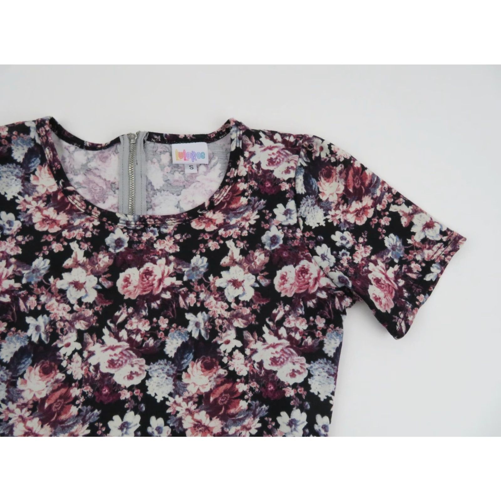 Vintage VINTAGE LuLaRoe Rose Floral Amelia Dress Small Unicorn Fit & Flare Zip Pleated Knee Length A-Line Womens Dress Green? Size S / US 4 / IT 40 - 5 Thumbnail