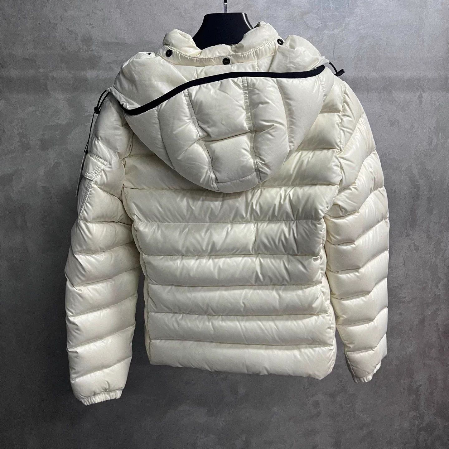 Moncler Moncler Baby White Ski Patch Logo Short Puffer Jacket Size XL / US 12-14 / IT 48-50 - 2 Thumbnail