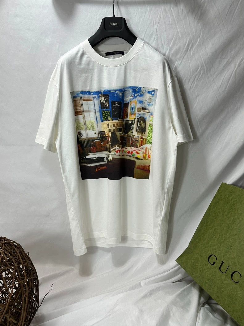 Louis Vuitton LV SS23 Short Sleeve T-Shirt with Print - dmc Size US L / EU 52-54 / 3 - 1 Thumbnail