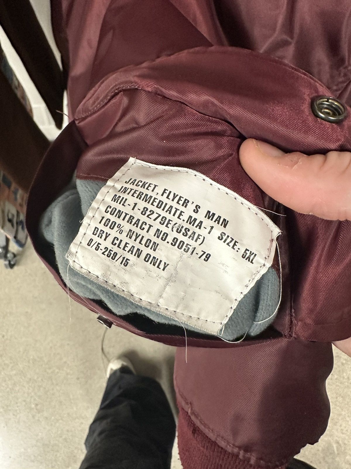 Vetements AW17 Vetements ‘5XL’ Oversized Burgundy Nylon Bomber Jacket Size US XXL / EU 58 / 5 - 6 Thumbnail