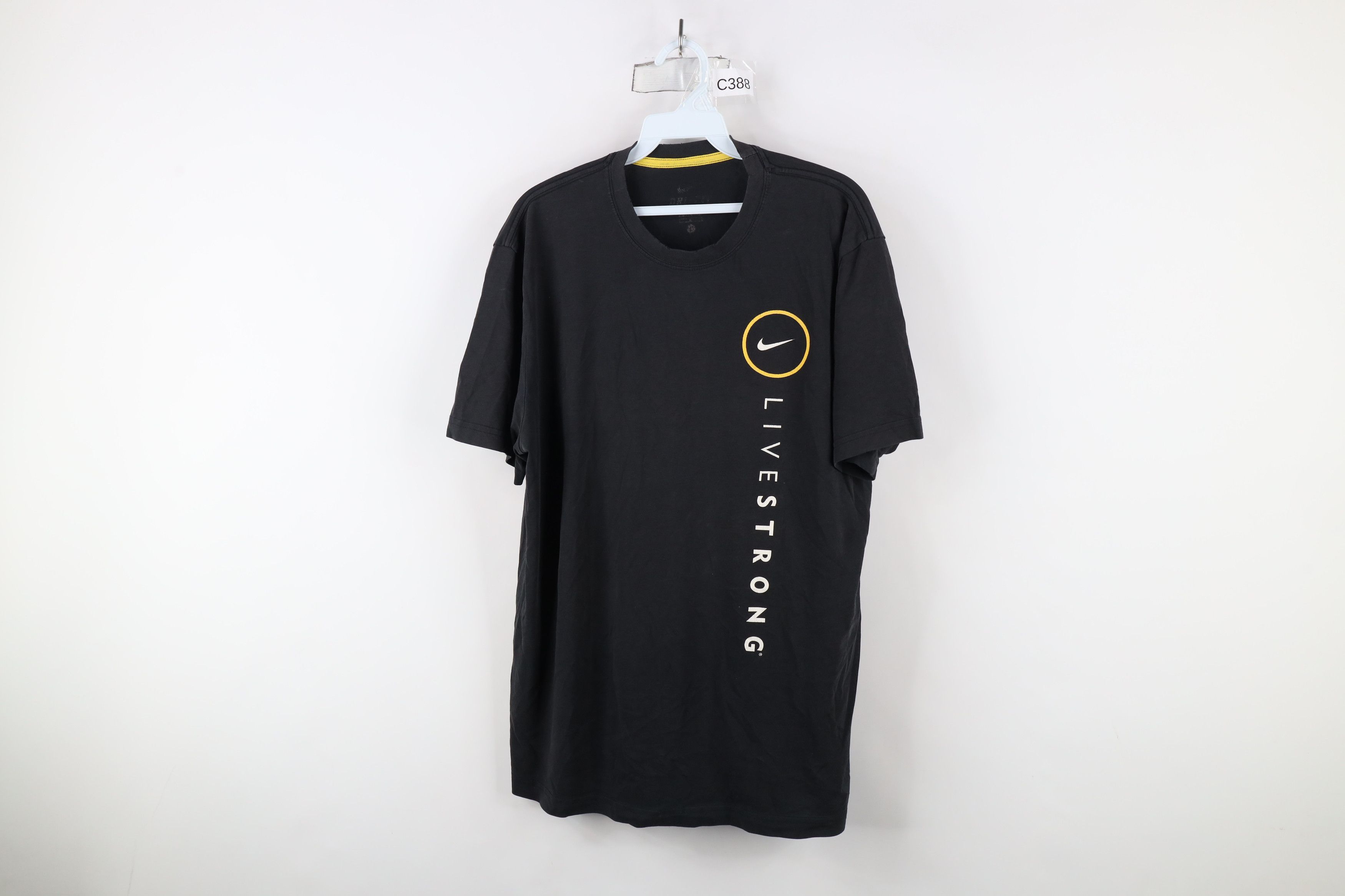 Nike × Vintage Vintage Nike Livestrong Lance Armstrong T-Shirt Black Size US L / EU 52-54 / 3 - 1 Thumbnail